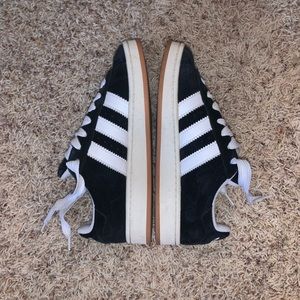Black Adidas campus 00’s!